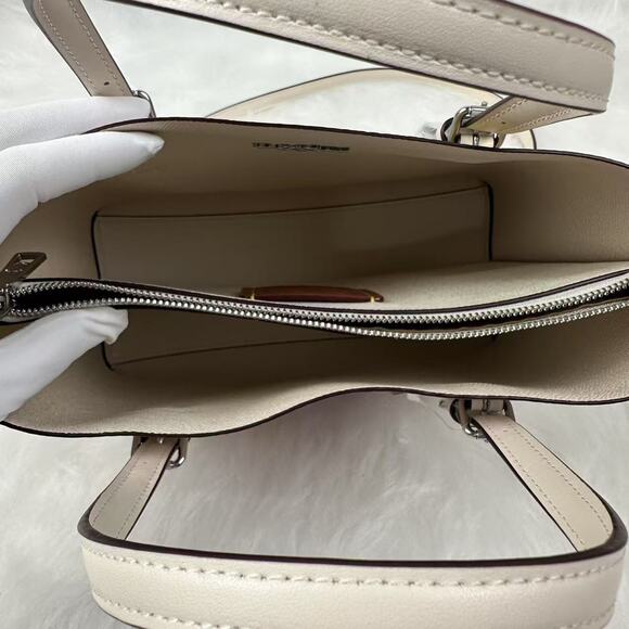 Coach Mollie Tote Bag 25 In Signature Canvas With Floral Print CBT23 Sand NWT - Picture 6 of 10